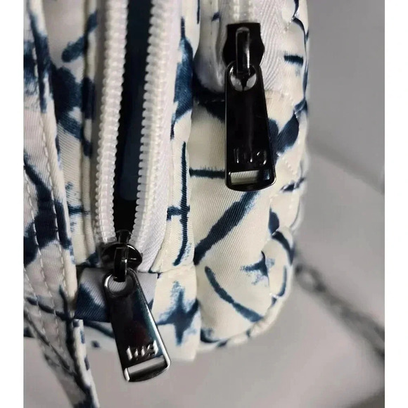 Lug Ranger Crossbody Shoulder Bag White Blue Ikat Print Travel Packable - Picture 13 of 14